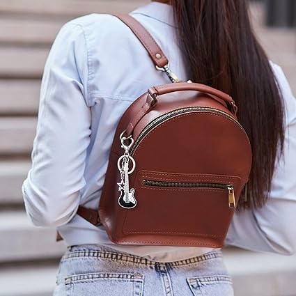 Rock Guitar Keychain – Creative Couple Bag Charm with Heart Clasp and Star Pendant, Stylish Gift for Music Lovers