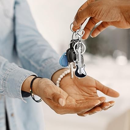 Rock Guitar Keychain – Creative Couple Bag Charm with Heart Clasp and Star Pendant, Stylish Gift for Music Lovers